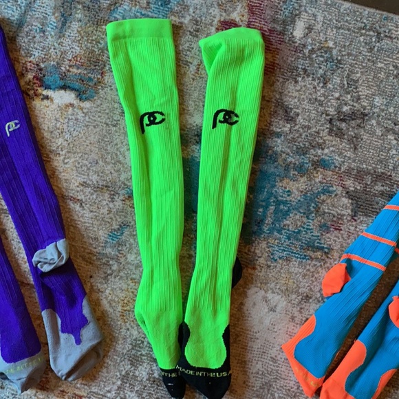 Pro Compression Socks - Picture 3 of 4